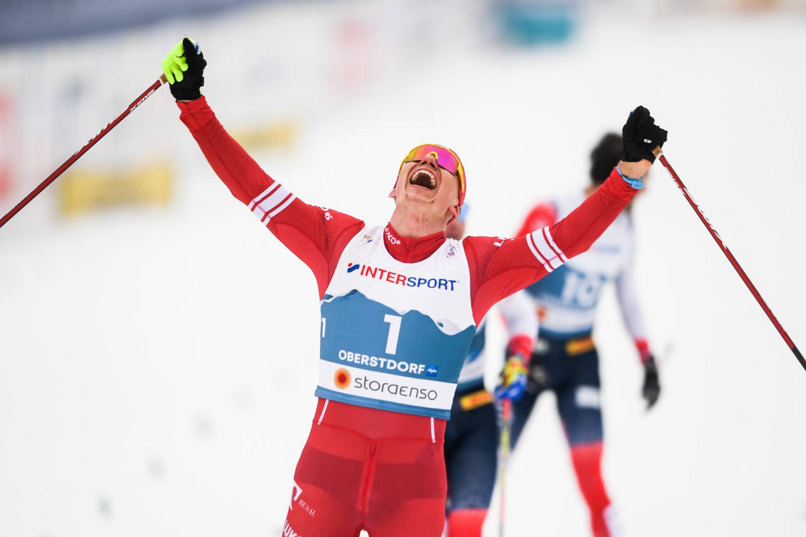 Лыжник Александр Большунов взял золотую медаль на чемпионате мира