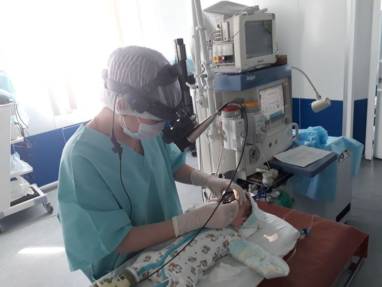 Российские ученые научились быстро диагностировать зрение у недоношенных детей